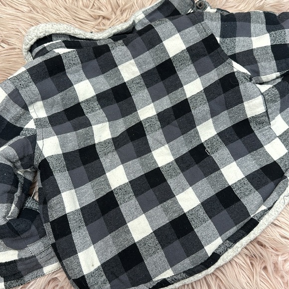 Boys Plaid Button Up - Picture 4 of 5